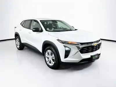 2025 Chevrolet Trax LS's photo