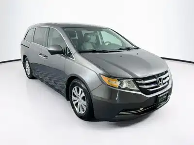 2016 Honda Odyssey SE's photo