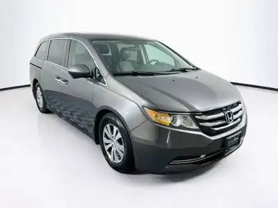 2016 Honda Odyssey SE's photo
