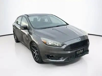2017 Ford Focus Sedan SE's photo