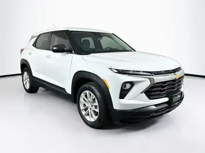 2024 Chevrolet Trailblazer LS photo 1