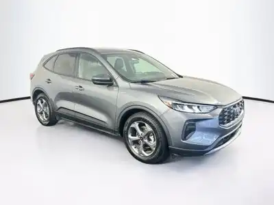 2025 Ford Escape ST-Line FWD's photo