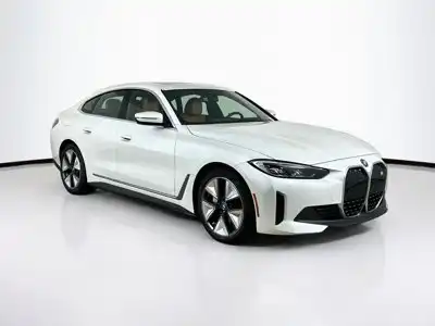 2023 BMW i4 eDrive35's photo