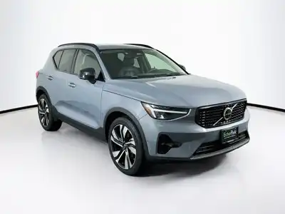 2023 Volvo XC40 B5 Plus Dark AWD's photo