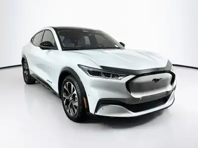 2022 Ford Mustang-Mach-e Premium's photo