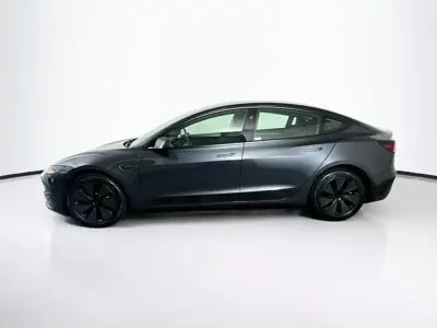 2025 Tesla Model 3 Long Range photo 4