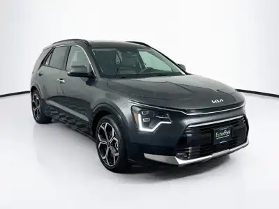 2024 Kia Niro SX Touring PHEV's photo