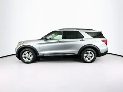2020 Ford Explorer XLT RWD photo 4