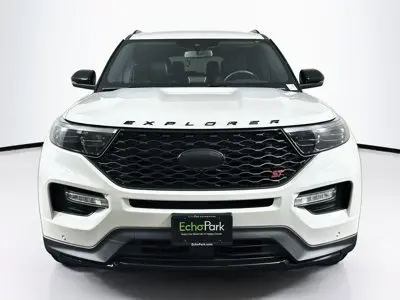 2022 Ford Explorer ST 4WD photo 3