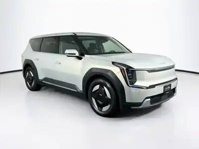 2024 Kia EV9 Light L/R's photo