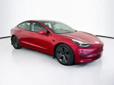 2022 Tesla Model 3 Standard Range Plus's photo