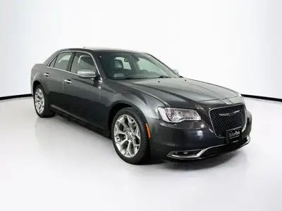 2019 Chrysler 300 C photo 1