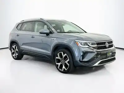 2023 Volkswagen Taos 1.5T SEL 4Motion's photo