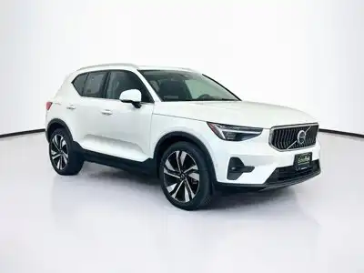 2023 Volvo XC40 B5 Ultimate Bright AWD's photo