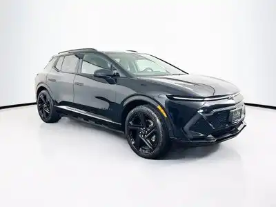 2024 Chevrolet Equinox EV Launch Edition FWD's photo