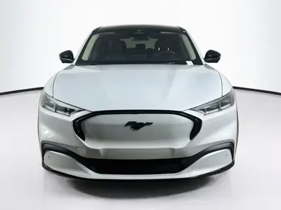 2023 Ford Mustang-Mach-e Premium photo 3
