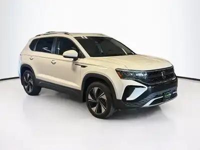2024 Volkswagen Taos 1.5T SE 4Motion's photo