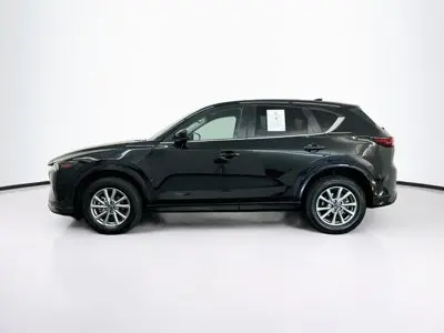 2025 Mazda CX-5 S Preferred package Auto AWD photo 4