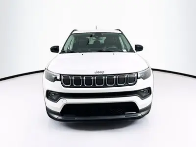 2022 Jeep Compass Latitude 4X4 photo 3