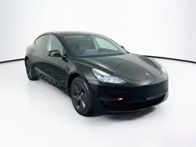2022 Tesla Model 3 Standard Range Plus photo 1