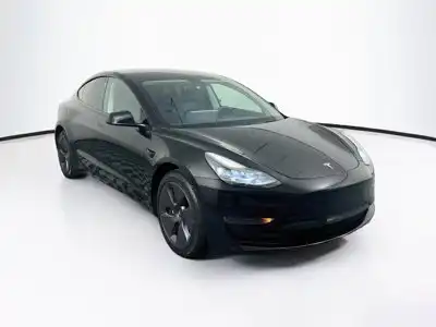 2022 Tesla Model 3 Standard Range Plus's photo