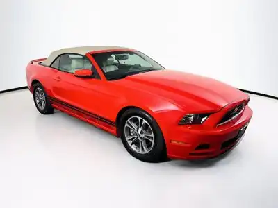 2014 Ford Mustang V6 Premium's photo