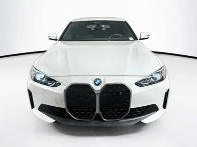 2023 BMW i4 eDrive35 photo 3