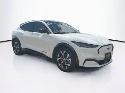 2023 Ford Mustang-Mach-e Premium's photo