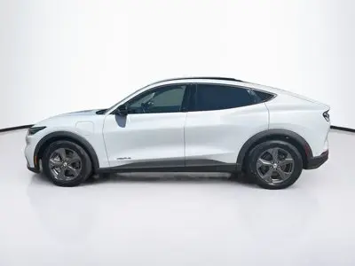 2023 Ford Mustang-Mach-e Select photo 4