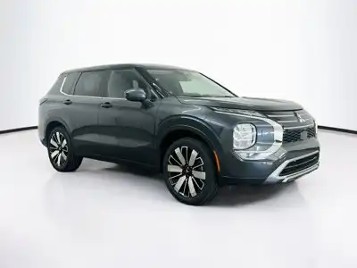 2025 Mitsubishi Outlander SE S-AWC's photo