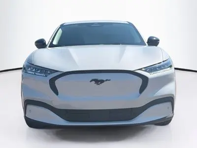 2023 Ford Mustang-Mach-e Select photo 3