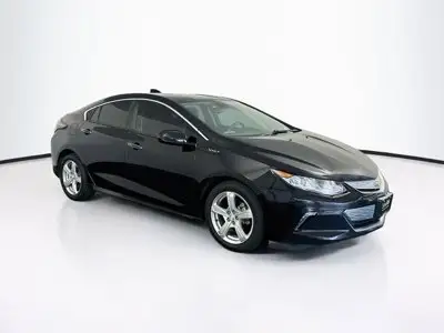 2017 Chevrolet Volt LT photo 1