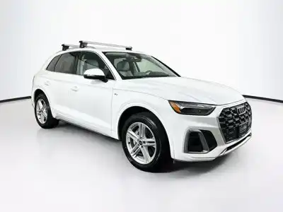 2022 Audi Q5 55 e Premium's photo