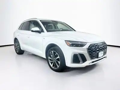 2023 Audi Q5 45 Premium's photo