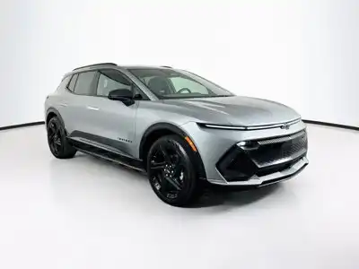 2024 Chevrolet Equinox EV Launch Edition FWD's photo