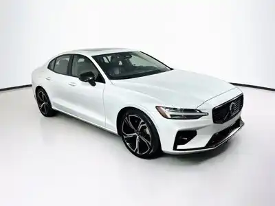 2024 Volvo S60 B5 Plus Dark Theme's photo