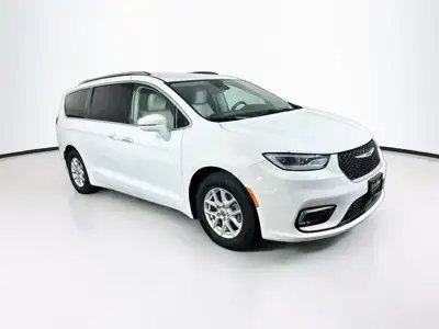 2021 Chrysler Pacifica Touring L's photo