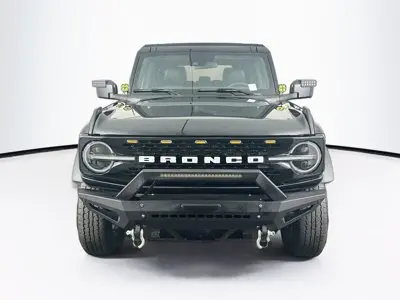 2021 Ford Bronco Base 4x4 photo 3