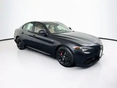 2022 Alfa Romeo Giulia 2.0 Ti Auto's photo