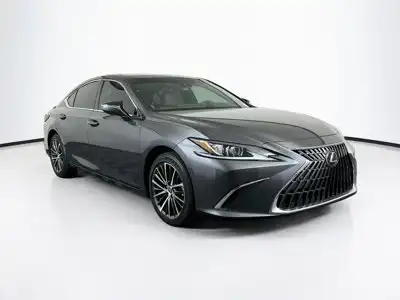 2023 Lexus ES 300h 300h's photo
