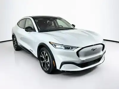 2023 Ford Mustang-Mach-e Premium's photo