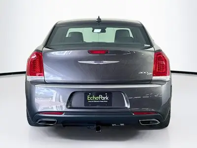 2019 Chrysler 300 C photo 5