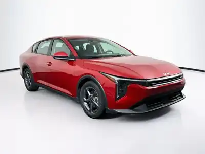2025 Kia K4 LXS AT's photo
