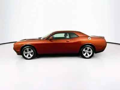 2021 Dodge Challenger SXT Auto photo 4