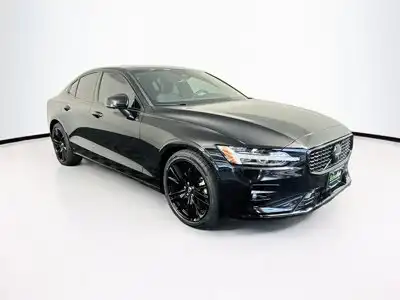 2024 Volvo S60 B5 Plus Black Edition's photo