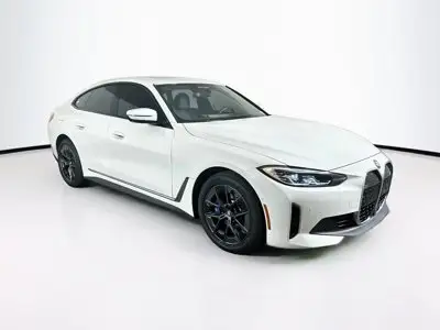 2023 BMW i4 eDrive35 photo 1
