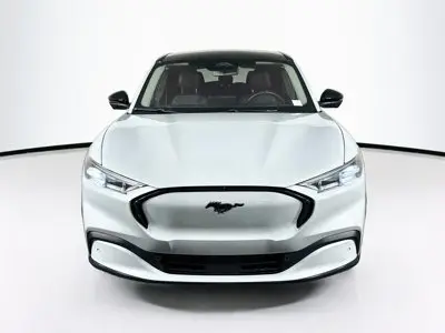 2023 Ford Mustang-Mach-e Premium photo 3