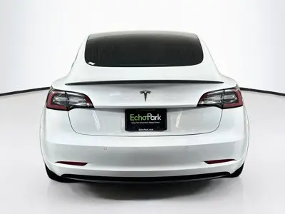 2020 Tesla Model 3 Standard Range Plus photo 5