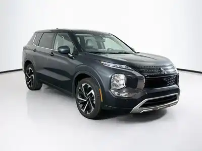 2024 Mitsubishi Outlander SE S-AWC's photo