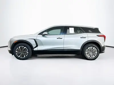 2024 Chevrolet Blazer EV LT AWD photo 4
